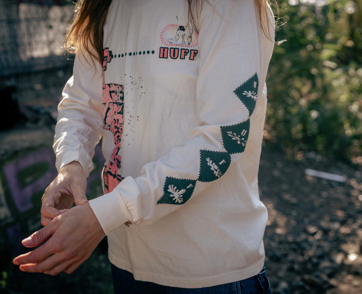 Chandail ivoire à manches longues sérigraphiée // Ivory two-tone silk-screened long sleeve shirt